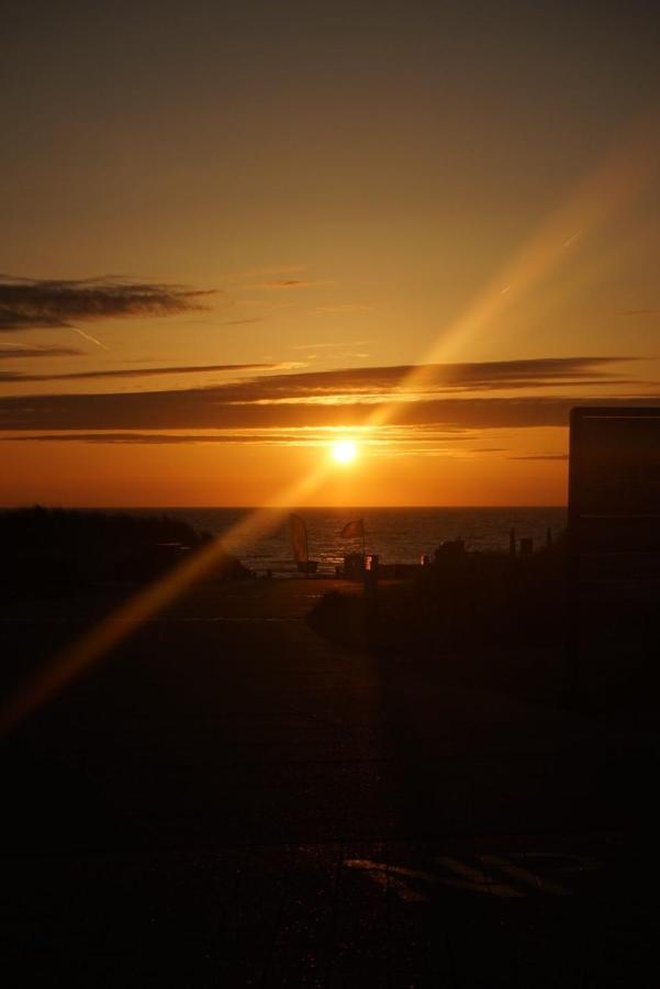 Beach Break Deco & Sleeping Katwijk aan Zee Exterior photo